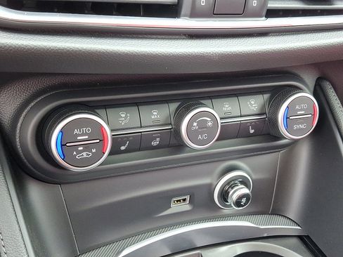 New 2025 Alfa Romeo Stelvio Sprint image 11