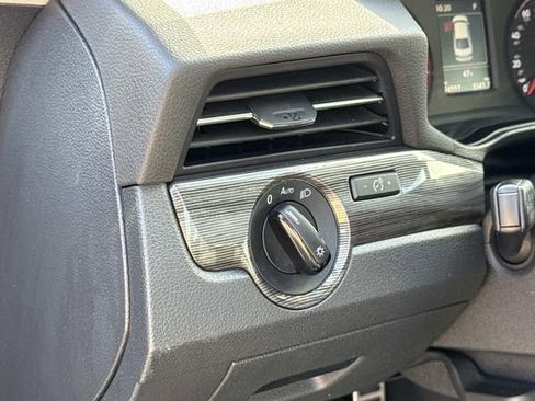 Used 2020 Volkswagen Passat 2.0T R-Line image 29