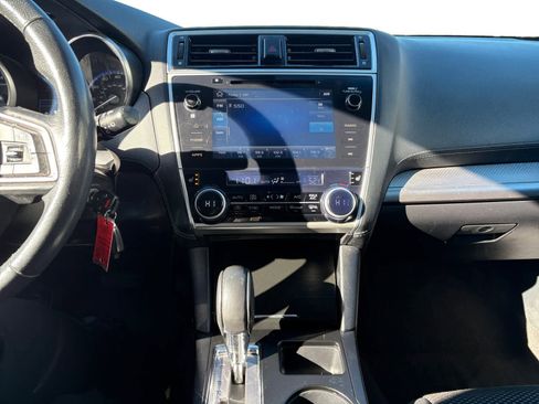Used 2018 Subaru Outback 2.5i Premium image 15