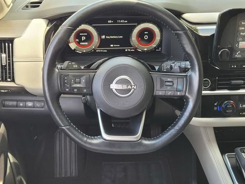 Used 2022 Nissan Pathfinder Platinum w/ Cargo Package FWD image 15