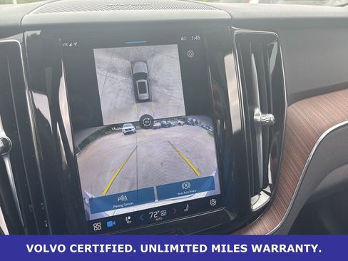 Certified 2024 Volvo XC60 B5 Plus w/ Protection Package Premier image 21
