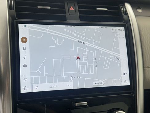 New 2025 Land Rover Discovery Dynamic SE image 23