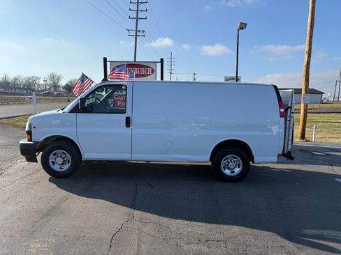Used 2019 Chevrolet Express 3500 w/ Driver Convenience Package image 1