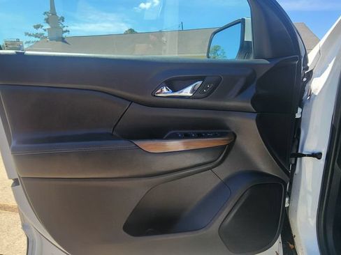 Used 2018 GMC Acadia SLE FWD image 11
