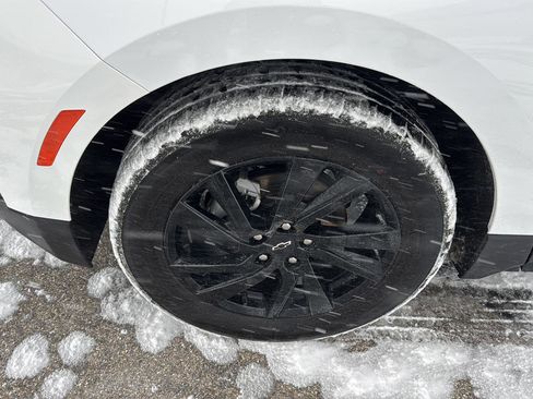 Used 2023 Chevrolet Equinox LS w/ Sport Edition image 10