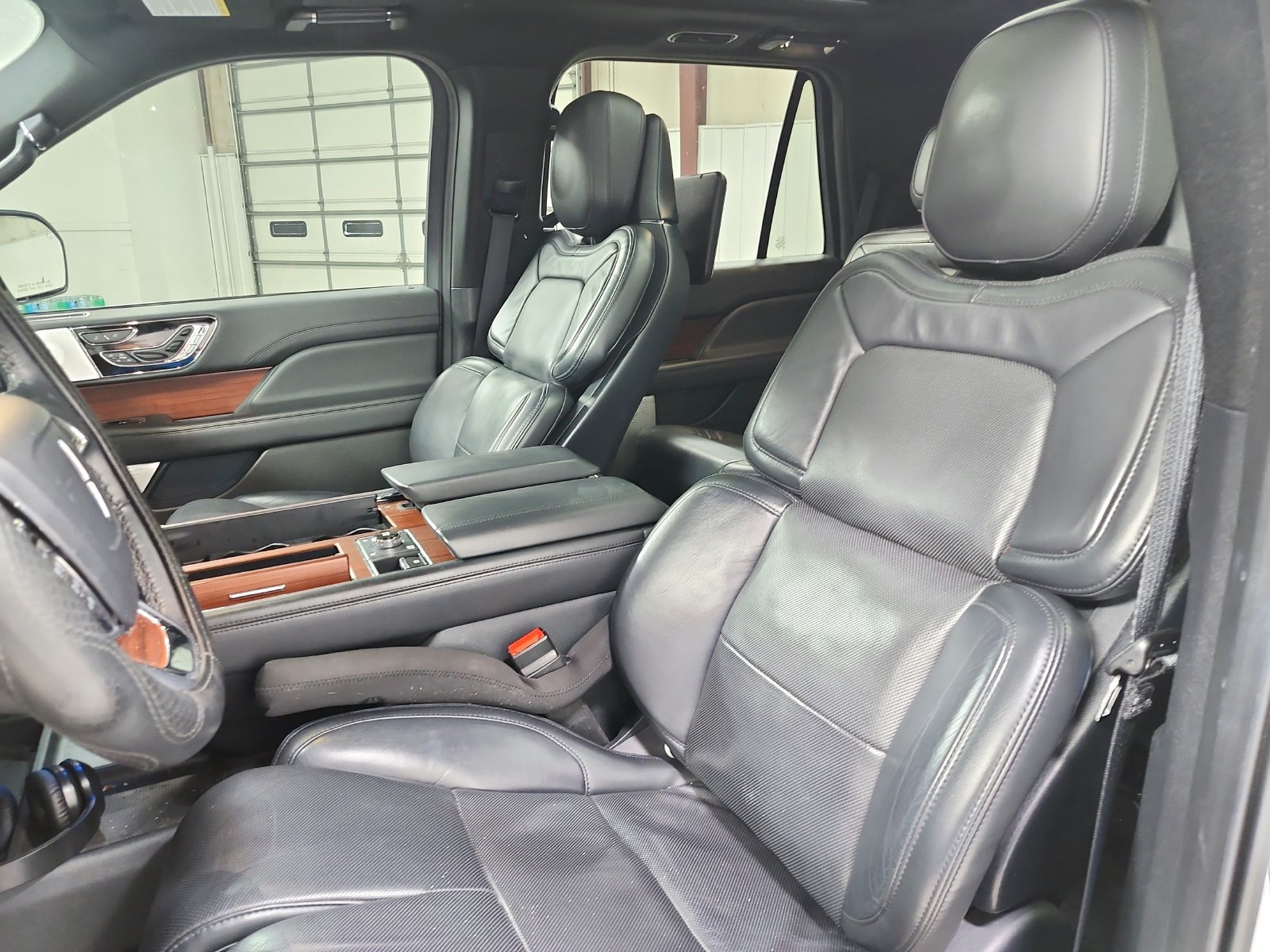 Used 2023 Lincoln Navigator Reserve AWD/4WD image 10