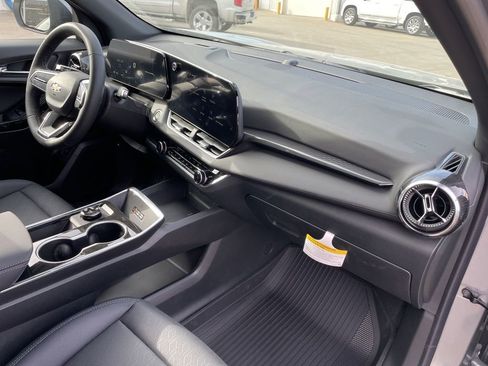 New 2026 Chevrolet Equinox LT w/ Convenience Package II image 19