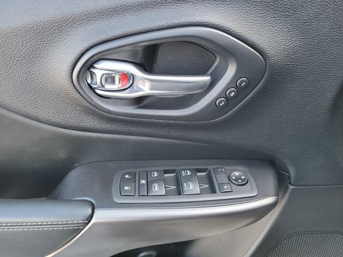 Used 2020 Jeep Cherokee Limited AWD/4WD image 24