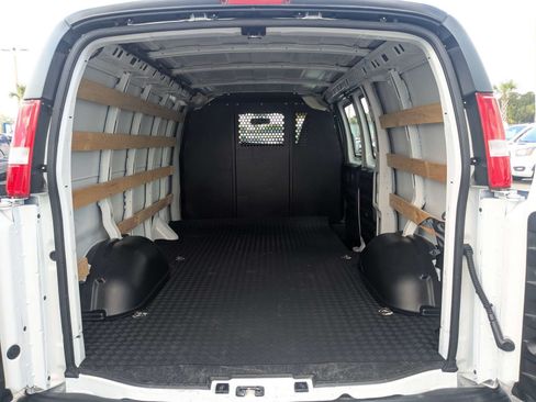Used 2024 Chevrolet Express 2500 w/ Driver Convenience Package RWD image 13