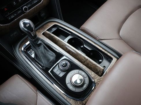 Used 2021 INFINITI QX80 Premium Select w/ All-Season Package image 26