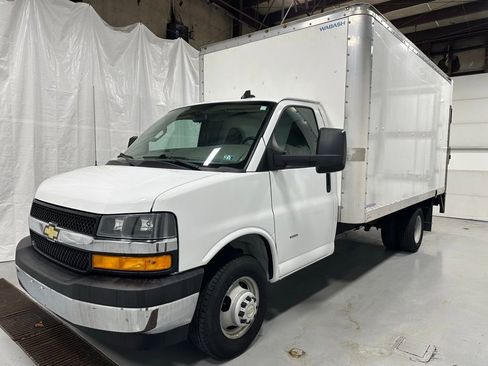 Used 2022 Chevrolet Express 3500 w/ Power Convenience Package image 3
