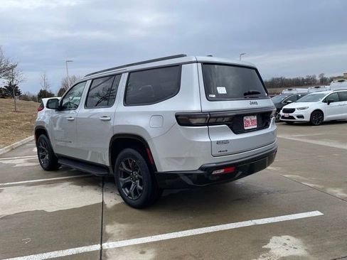 New 2026 Jeep Grand Wagoneer Limited w/ 8-Passenger Seating Package AWD/4WD image 3