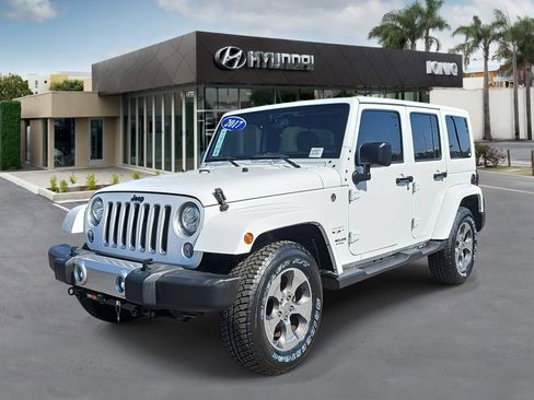 Used 2017 Jeep Wrangler Unlimited Sahara w/ Connectivity Group AWD/4WD image 7