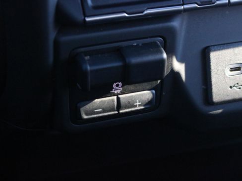 Used 2023 GMC Sierra 3500 Pro w/ Convenience Package image 28