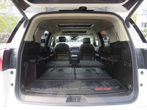 Used 2019 GMC Acadia Denali w/ Technology Package AWD/4WD image 27