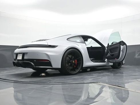 Certified 2026 Porsche 911 Carrera 4 GTS AWD/4WD image 22