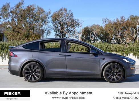 Used 2022 Tesla Model X Plaid image 4