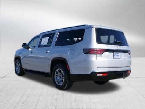 Used 2024 Jeep Wagoneer L 4WD image 5