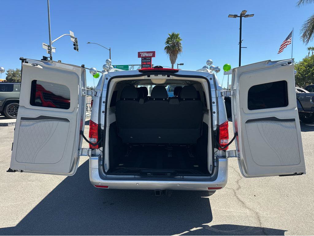Used 2016 Mercedes-Benz Metris Passenger image 33