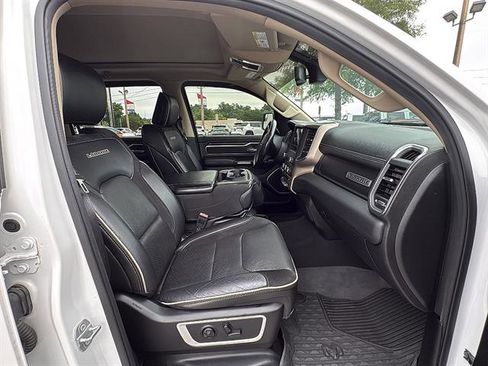 Used 2019 RAM 1500 Laramie AWD/4WD image 16