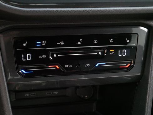 Certified 2023 Volkswagen Tiguan SEL R-Line AWD/4WD image 23