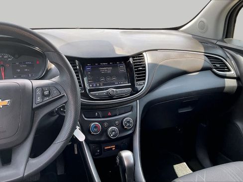 Used 2022 Chevrolet Trax LT AWD/4WD image 7