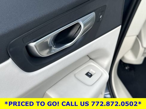 Used 2024 Volvo XC60 B5 Ultimate AWD/4WD image 12