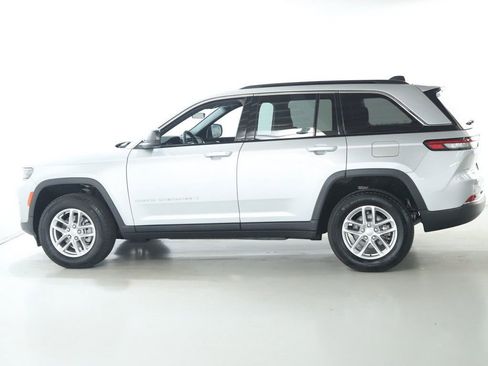 Used 2025 Jeep Grand Cherokee Laredo X image 38