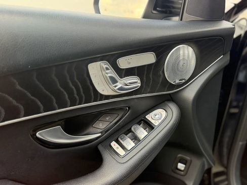 Used 2017 Mercedes-Benz GLC 300 w/ Premium 2 Package image 27