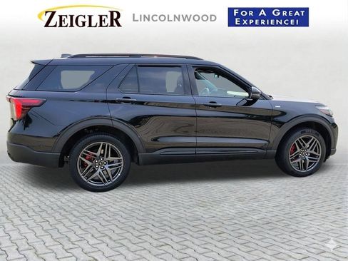 Used 2025 Ford Explorer ST-Line w/ ST-Line Street Pack AWD/4WD image 11