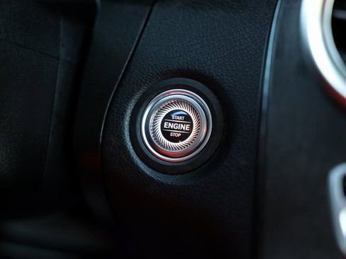 Used 2022 Mercedes-Benz GLC 300 4MATIC image 24