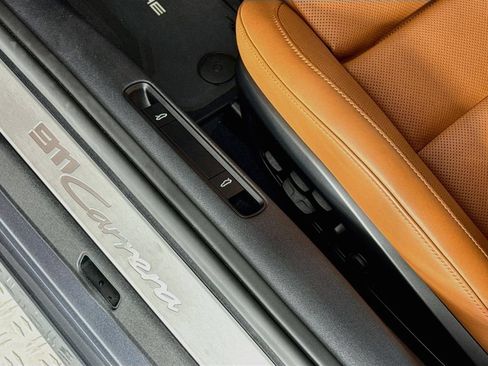 Certified 2025 Porsche 911 Carrera RWD image 23