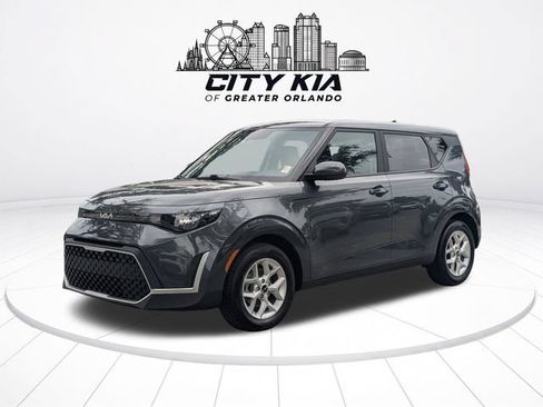 Certified 2025 Kia Soul LX w/ LX Technology Package FWD image 2