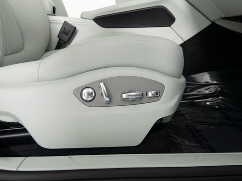 Certified 2026 Porsche Macan AWD/4WD image 33