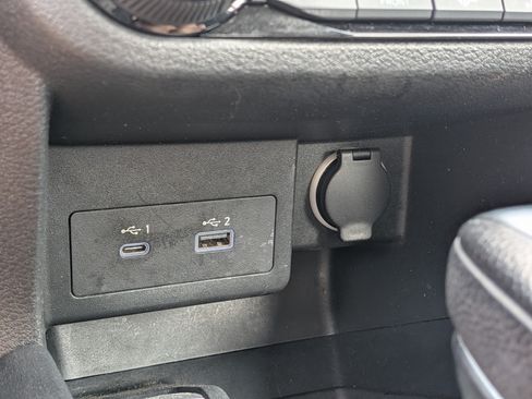 Used 2021 Nissan Kicks SR w/ Interior Electronics Package FWD image 29