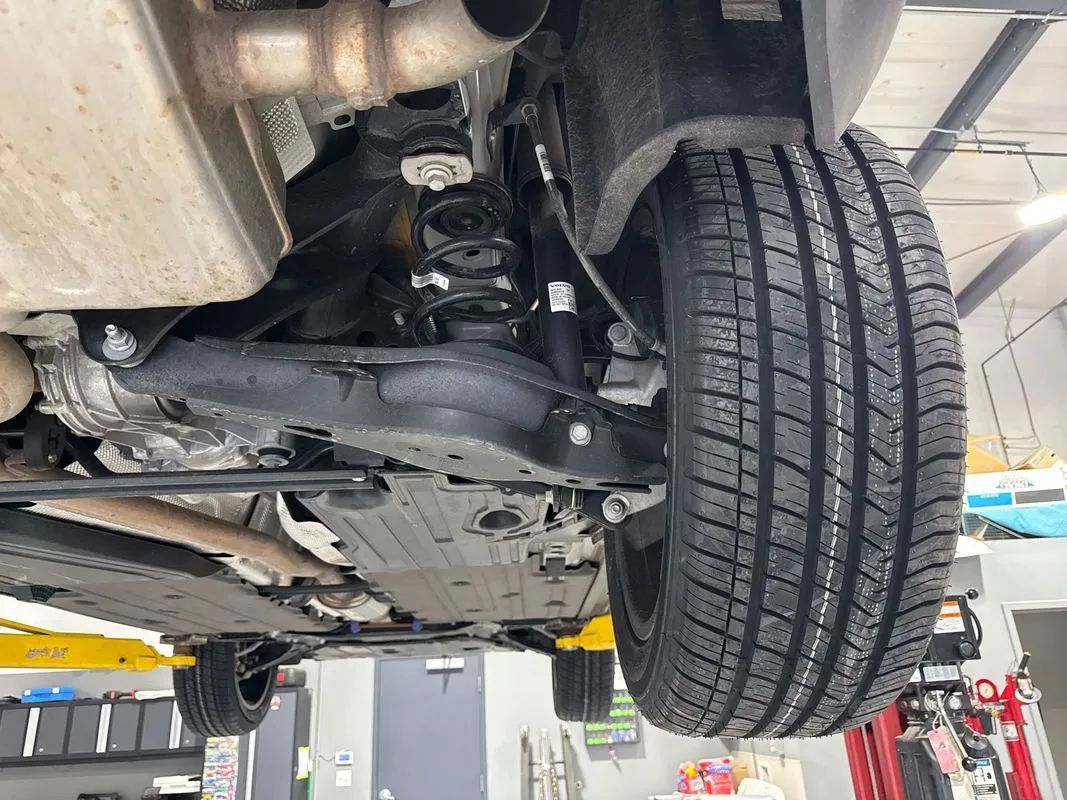 Used 2024 Volvo XC40 B5 Plus AWD/4WD image 32