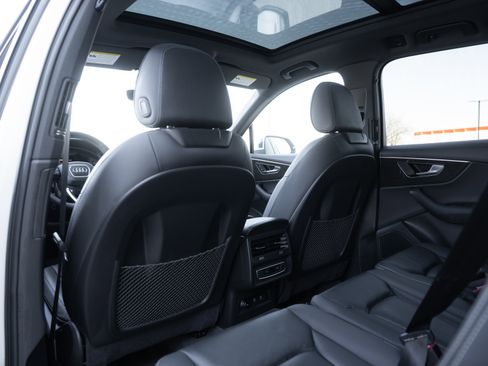 Certified 2025 Audi Q7 2.0T Premium w/ Convenience Plus Package image 26