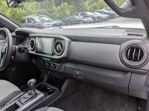 Used 2023 Toyota Tacoma TRD Off-Road image 37