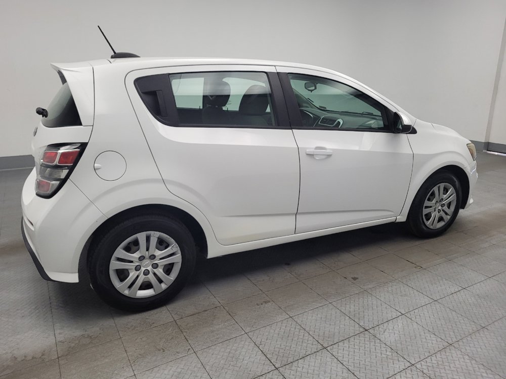 Used 2017 Chevrolet Sonic LT FWD image 10
