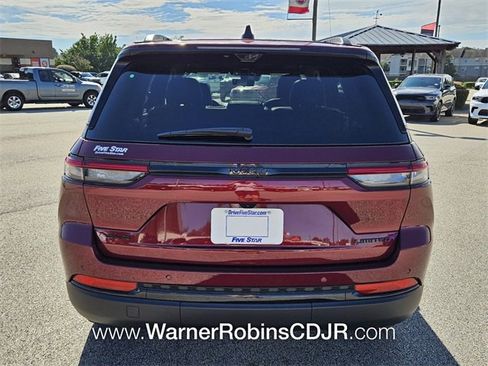 New 2025 Jeep Grand Cherokee Limited w/ Luxury Tech Group II image 10