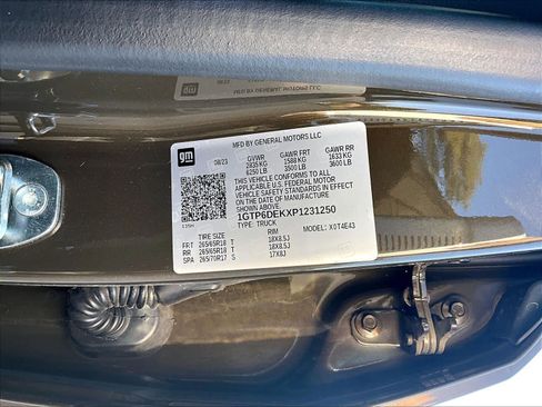 Used 2023 GMC Canyon AT4 w/ Technology Package image 32