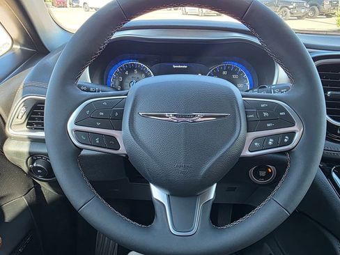 New 2026 Chrysler Pacifica Pinnacle image 32