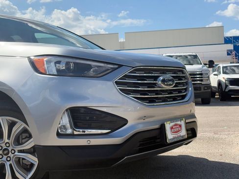Used 2023 Ford Edge Titanium AWD/4WD image 3