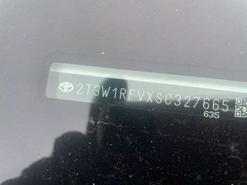 Used 2025 Toyota RAV4 XLE image 29