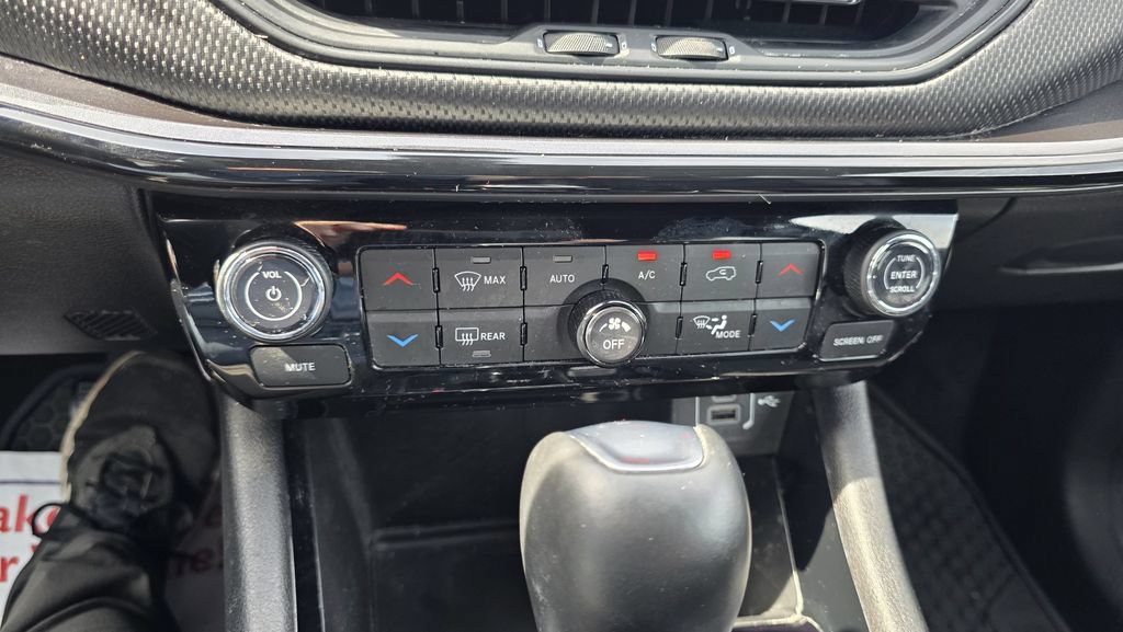 Used 2025 Jeep Compass Latitude w/ Convenience Group AWD/4WD image 21