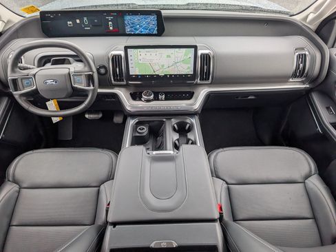 New 2027 Ford Expedition Platinum w/ Driver's Package RWD image 5
