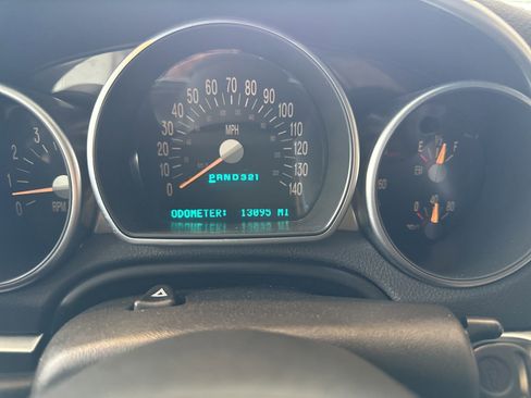 Used 2004 Chevrolet SSR w/ Preferred Equipment Group RWD image 22