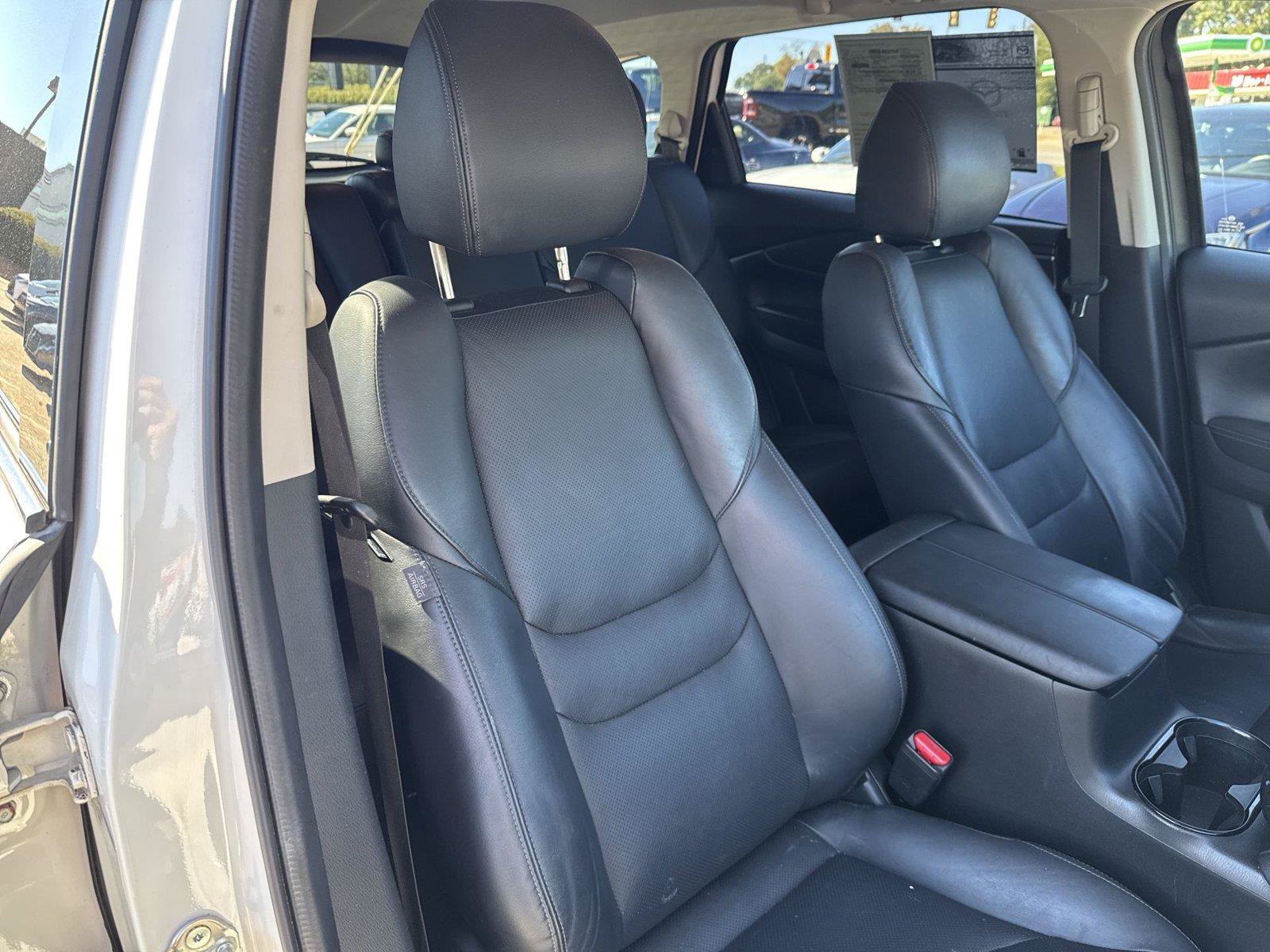 Used 2018 MAZDA CX-9 Touring FWD image 16
