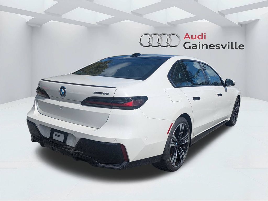 Used 2023 BMW i7 xDrive60 w/ Parking Assistance Package AWD/4WD image 5