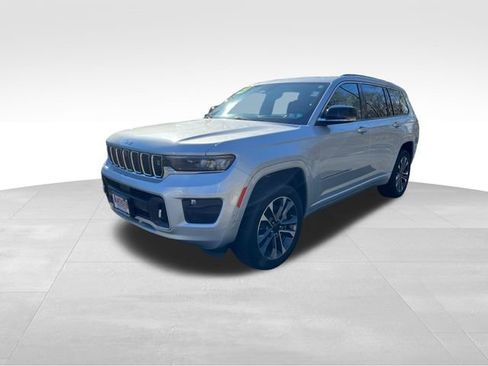 Used 2023 Jeep Grand Cherokee L Overland w/ Advanced Protech Group III AWD/4WD image 3